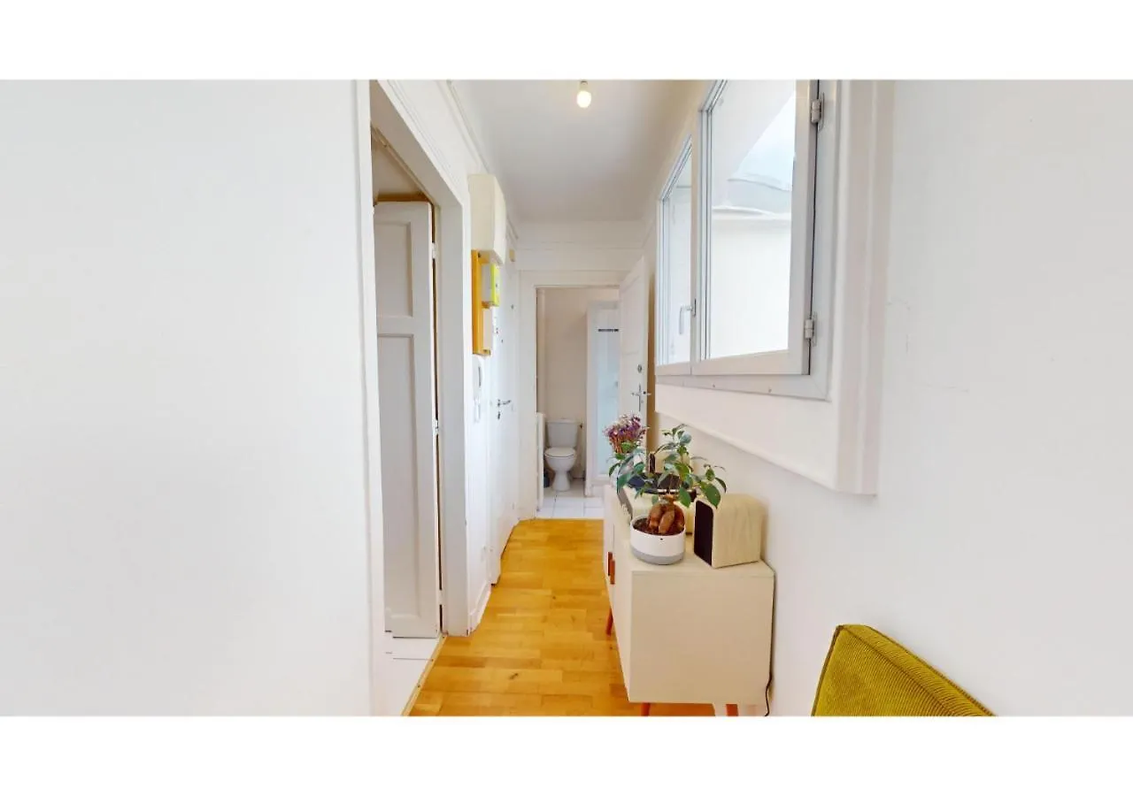 Joivy Charming Studio With Eiffel Tower View Apartment Paris