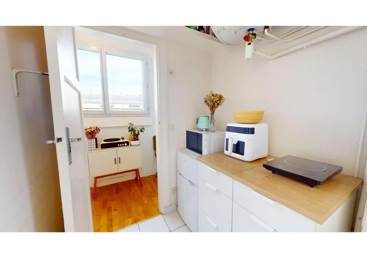 Joivy Charming Studio With Eiffel Tower View Apartment Paris